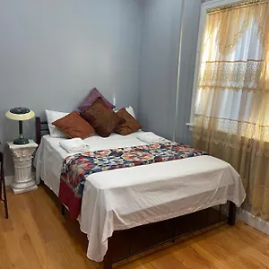 a-lovely-room-in-queens.us-newyorkcity.com/